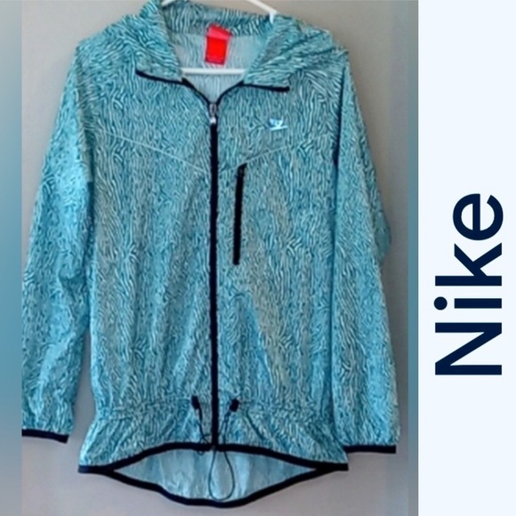 Nike Jackets & Blazers - Nike Jacket- Lightweight Fashionable Hoodie Jacket‎